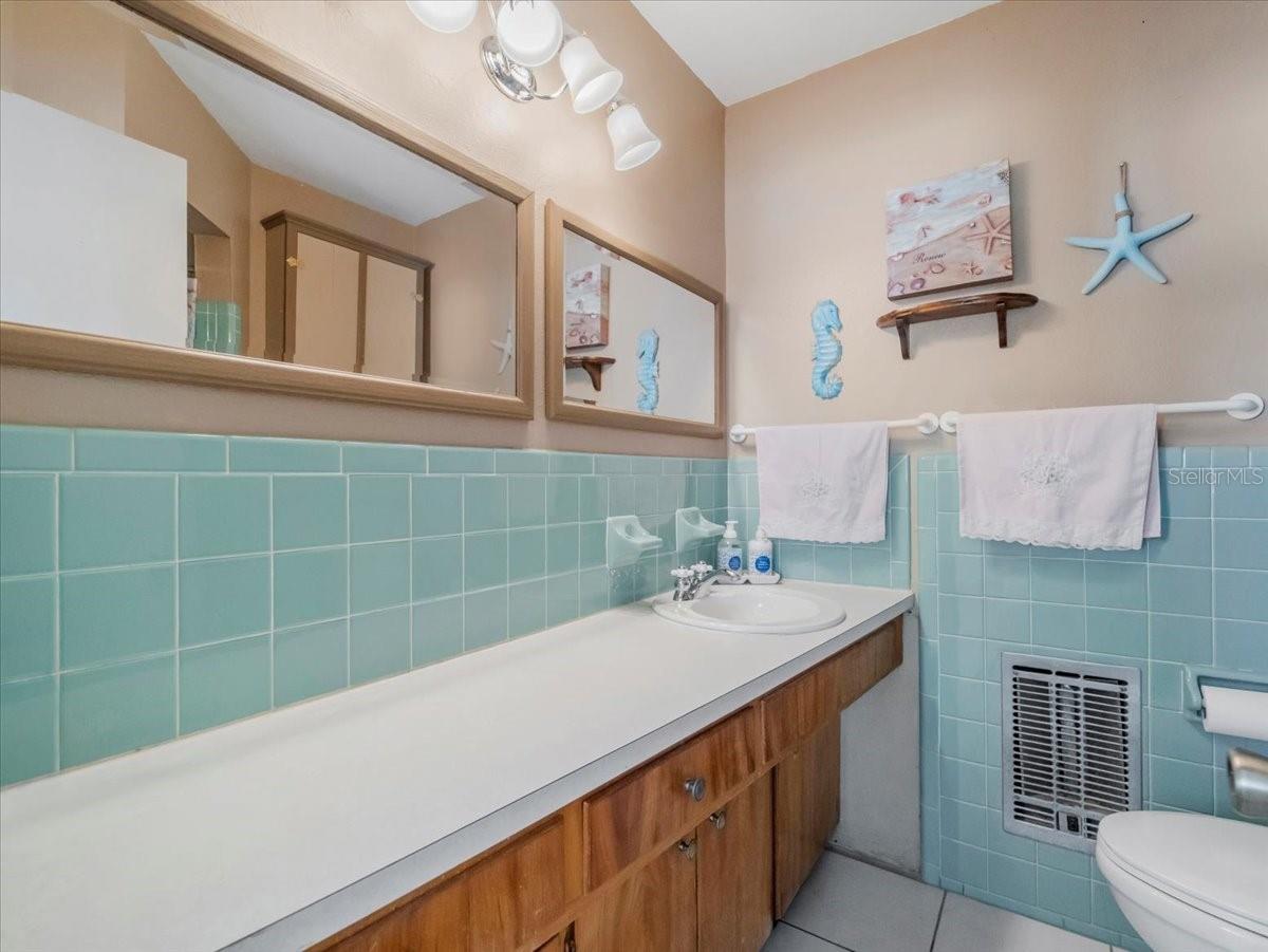 Image 28 of 45 For 151 Emmett Avenue Ne