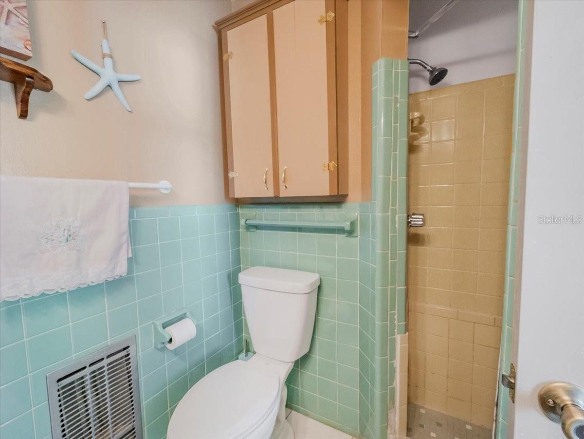 Image 29 of 45 For 151 Emmett Avenue Ne