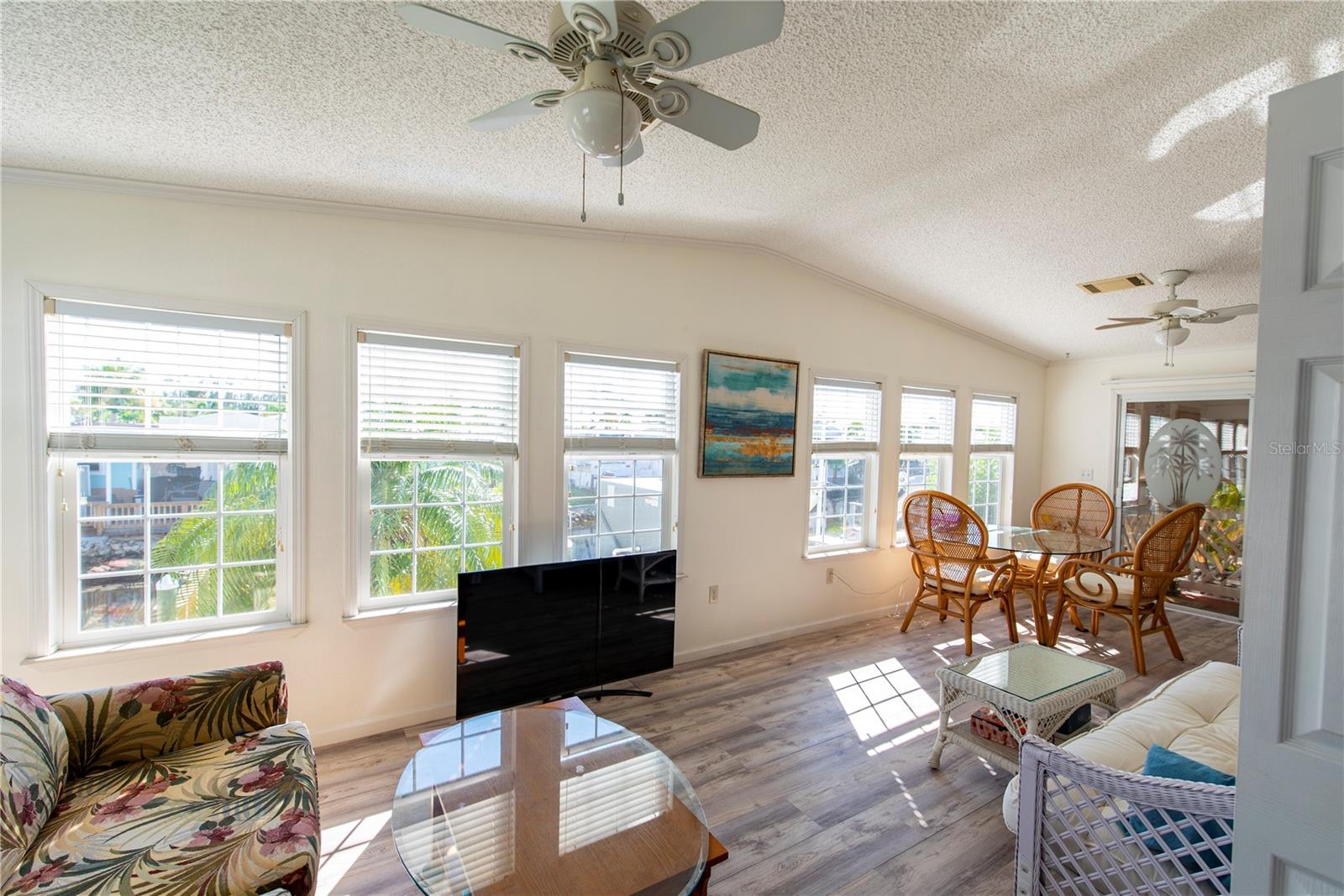 Image 5 of 28 For 15 Rotterdam Drive