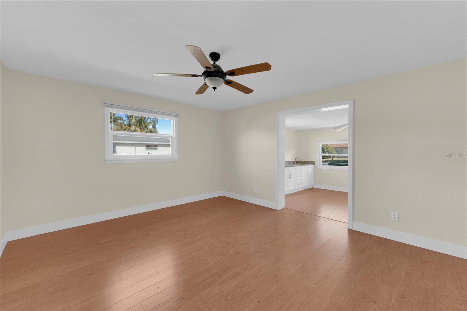 Image 28 of 48 For 1366 Sunrise Drive