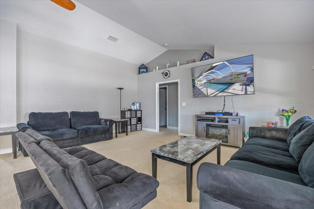 Image 10 of 37 For 3739 16th Avenue