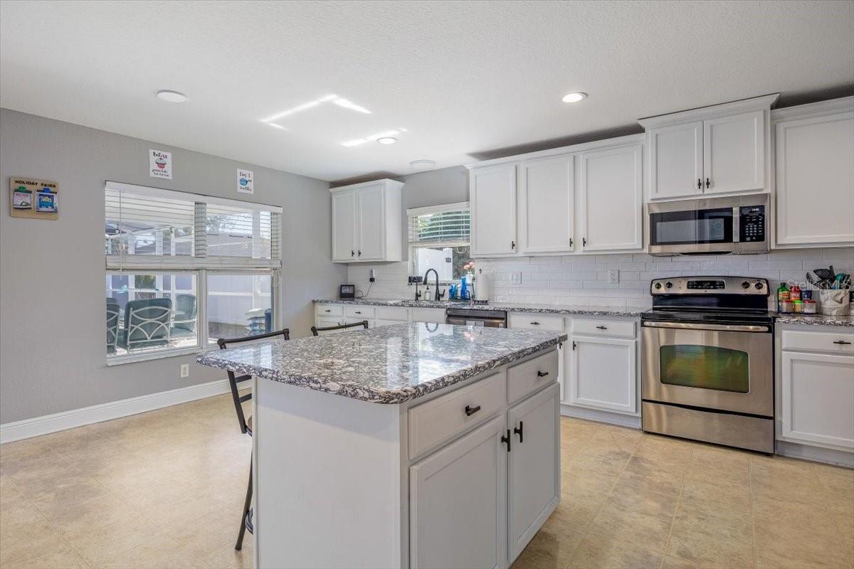 Image 13 of 37 For 3739 16th Avenue