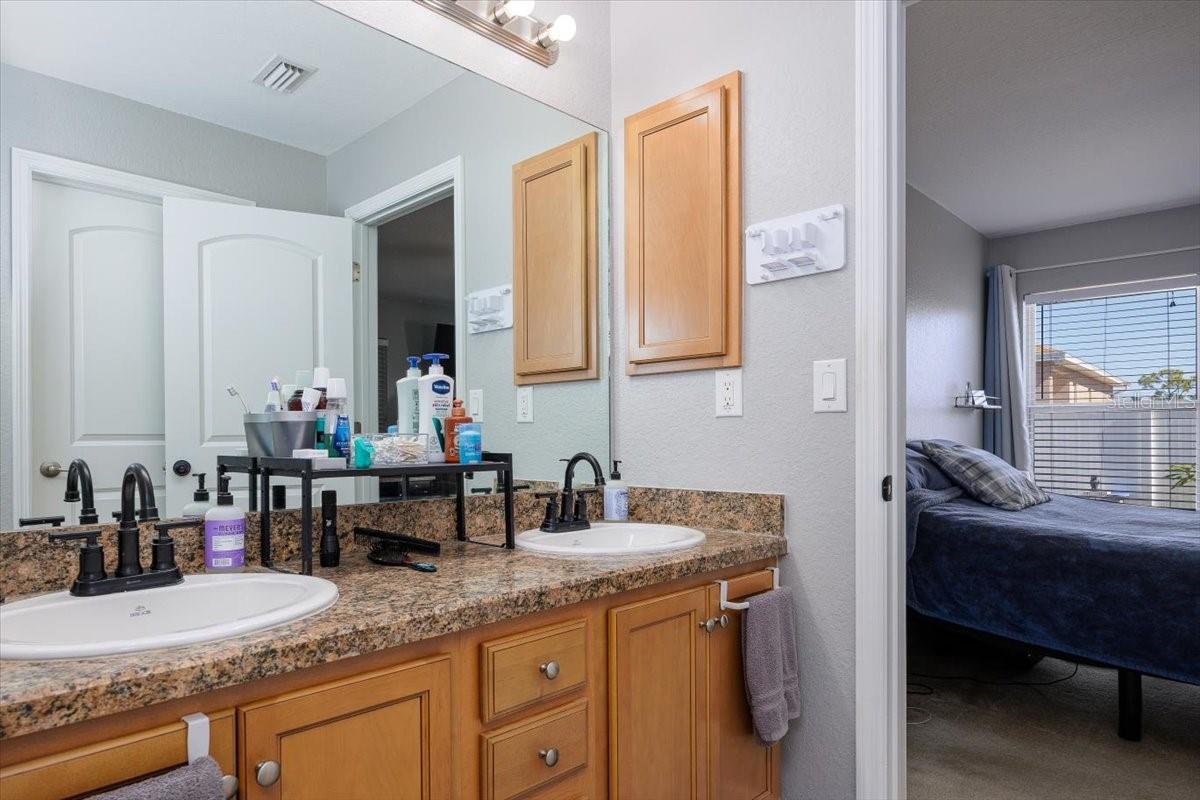 Image 27 of 37 For 3739 16th Avenue