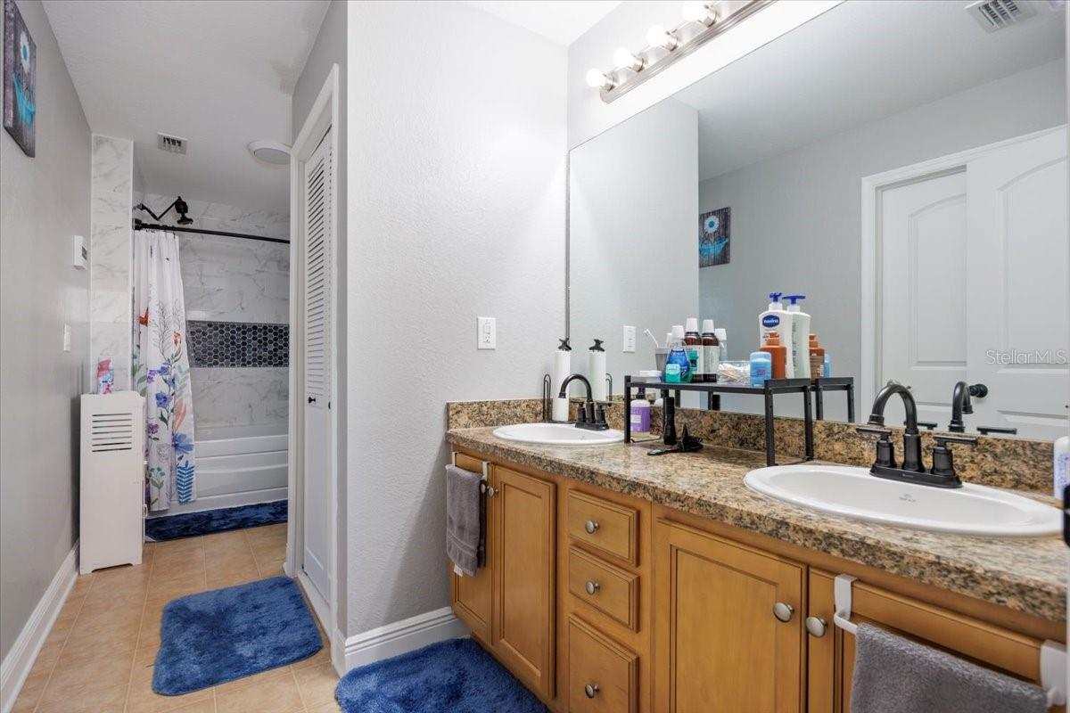 Image 28 of 37 For 3739 16th Avenue