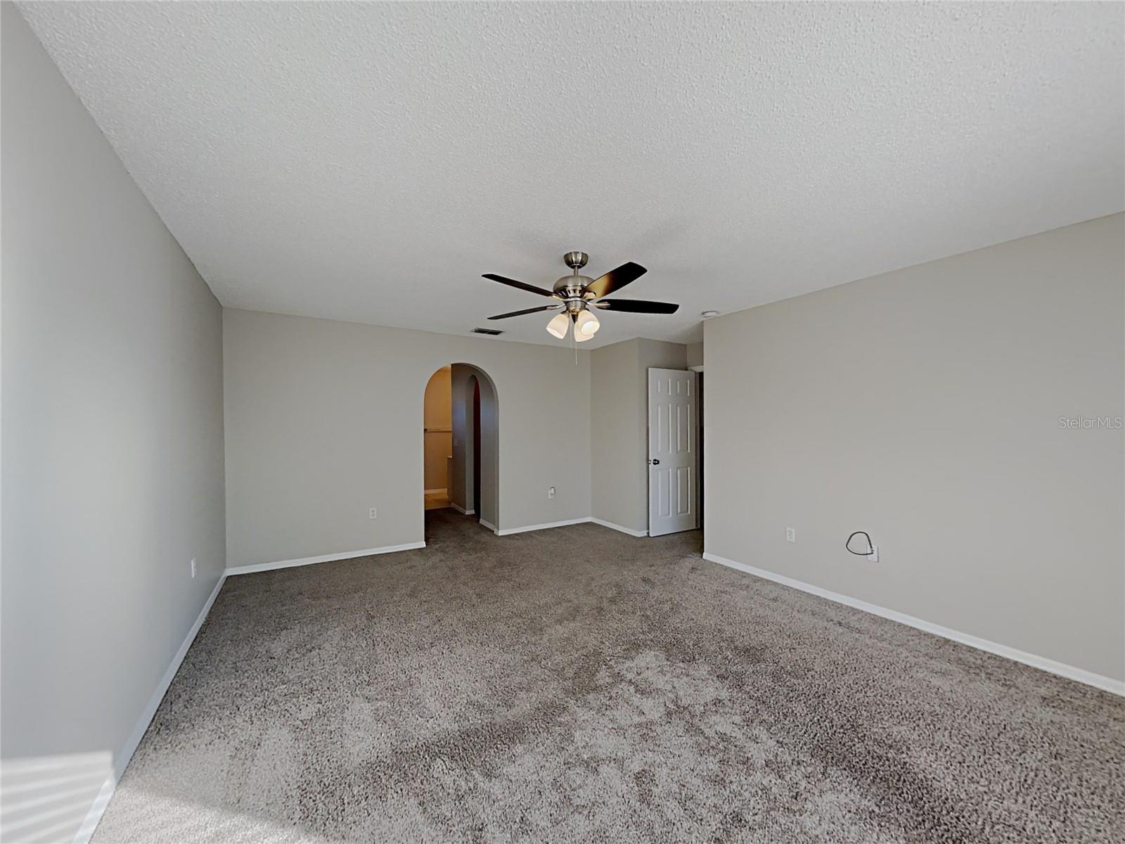 Image 18 of 25 For 364 Chelmsford Court