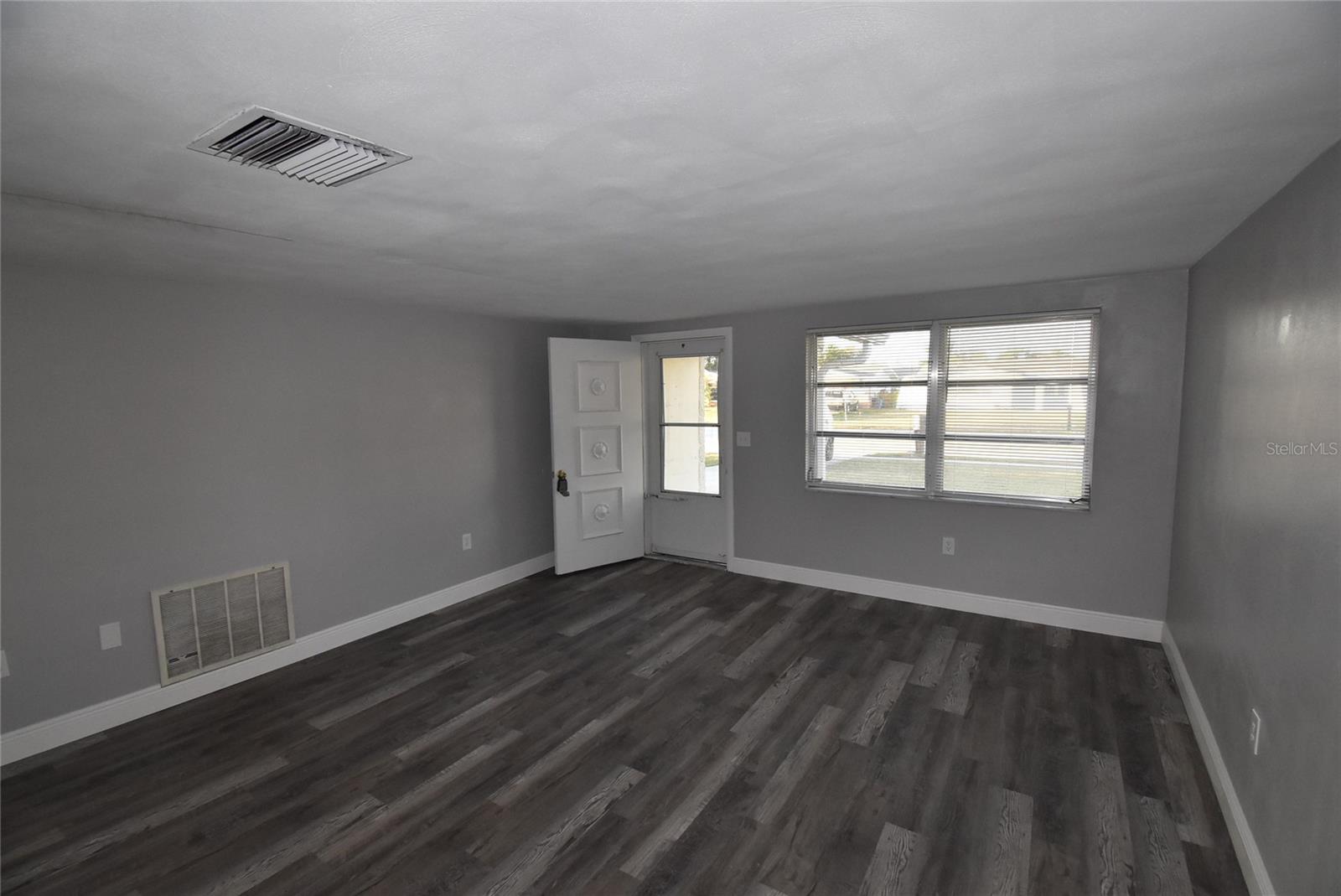 Image 4 of 25 For 7300 Embassy Boulevard