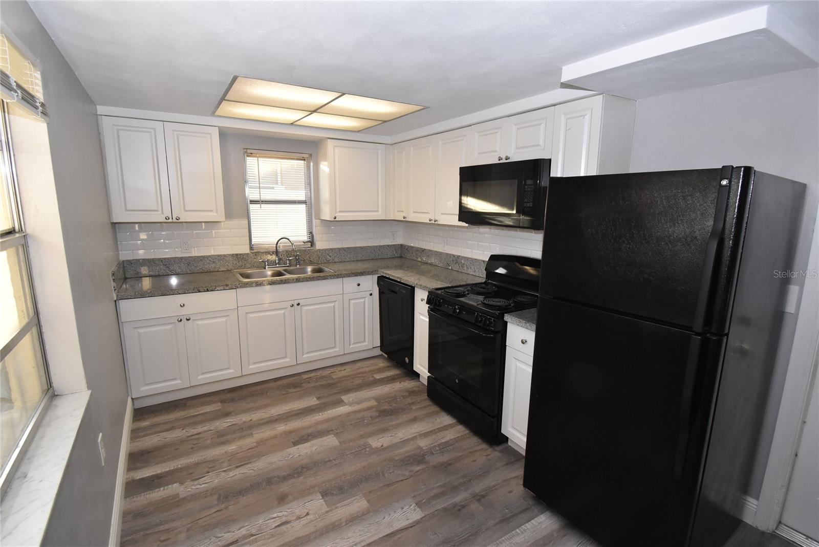 Image 6 of 25 For 7300 Embassy Boulevard