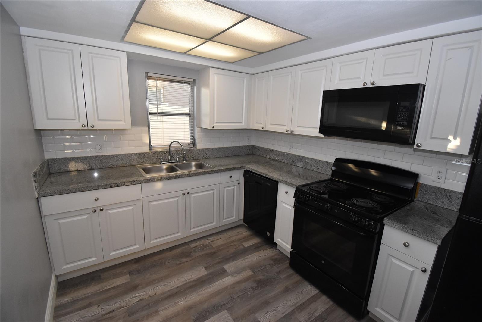 Image 7 of 25 For 7300 Embassy Boulevard