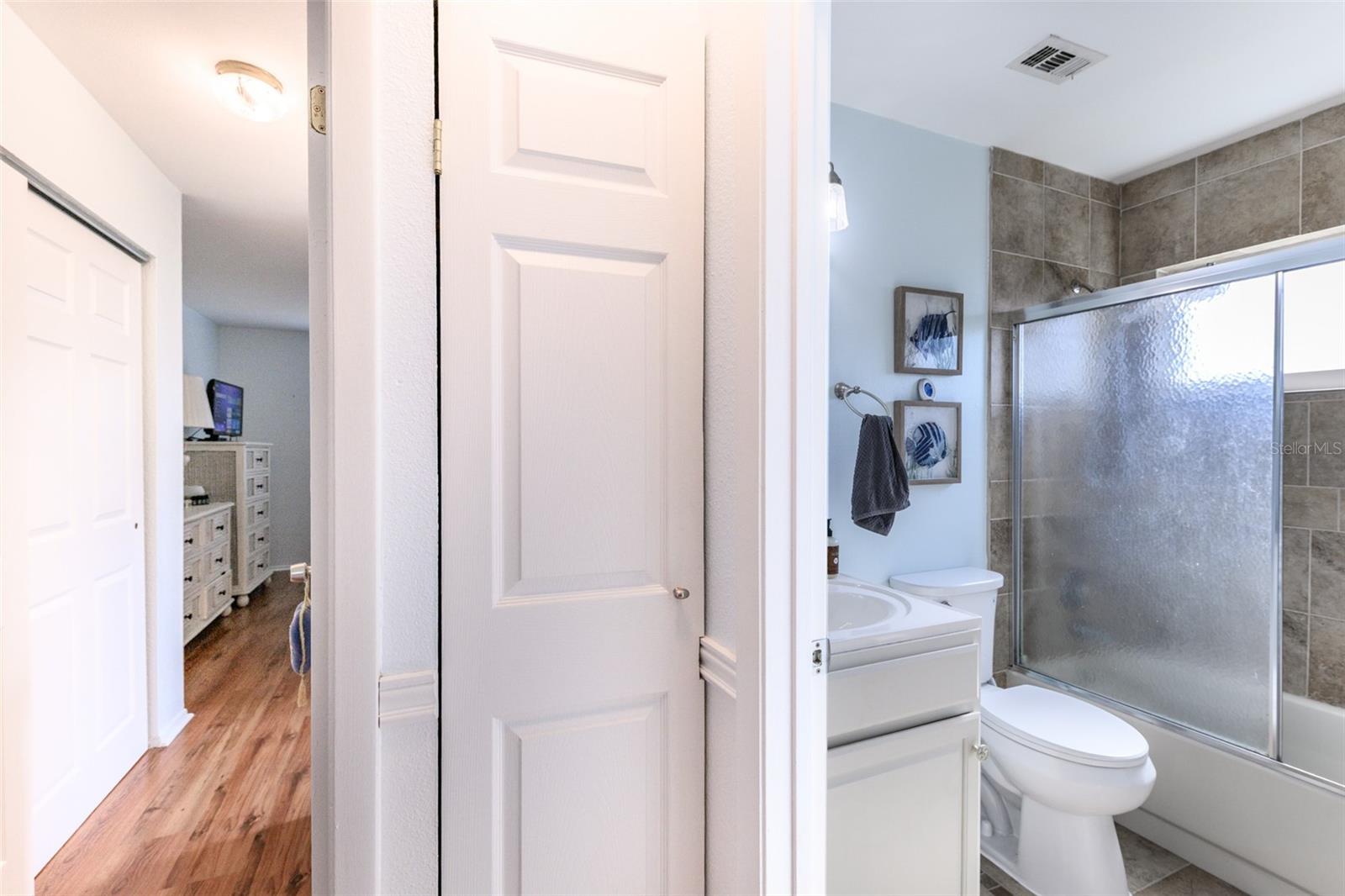 Image 32 of 41 For 4360 Flamingo Boulevard