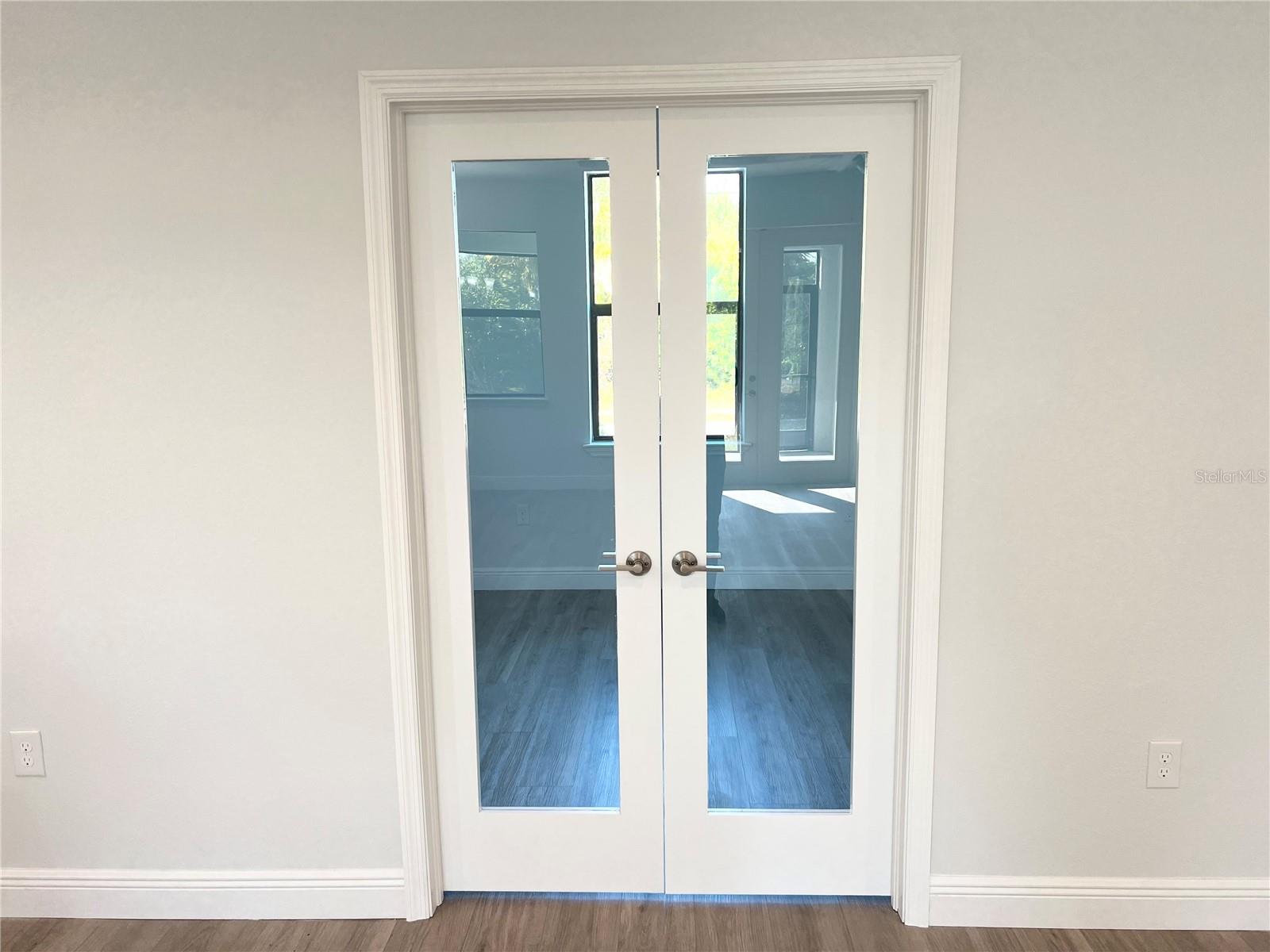 Listing photo id 9 for 2044 Nimbus Drive