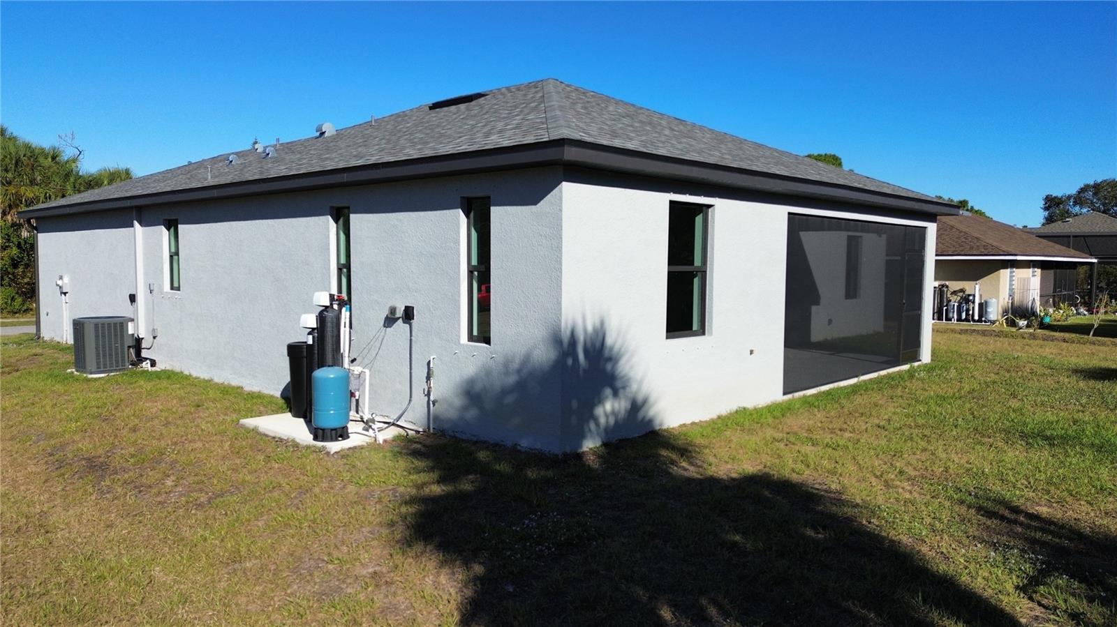 Listing photo id 17 for 2044 Nimbus Drive