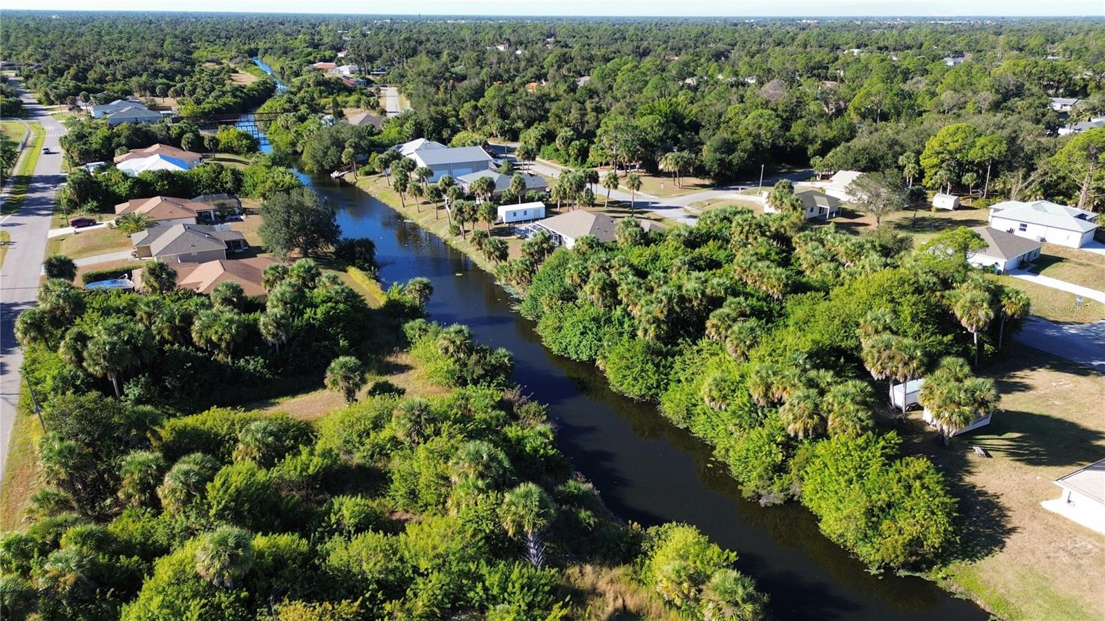 Listing photo id 22 for 2044 Nimbus Drive