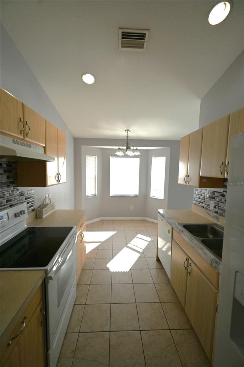 Image 5 of 17 For 8221 Larrimore Avenue