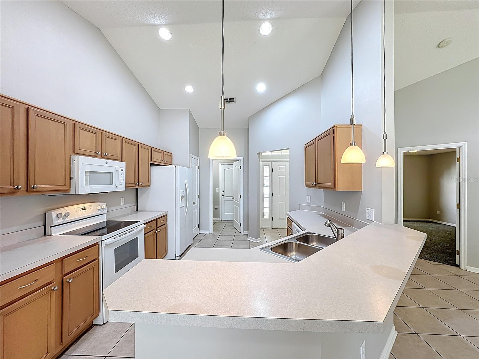 Image 10 of 40 For 1739 Presidio Drive