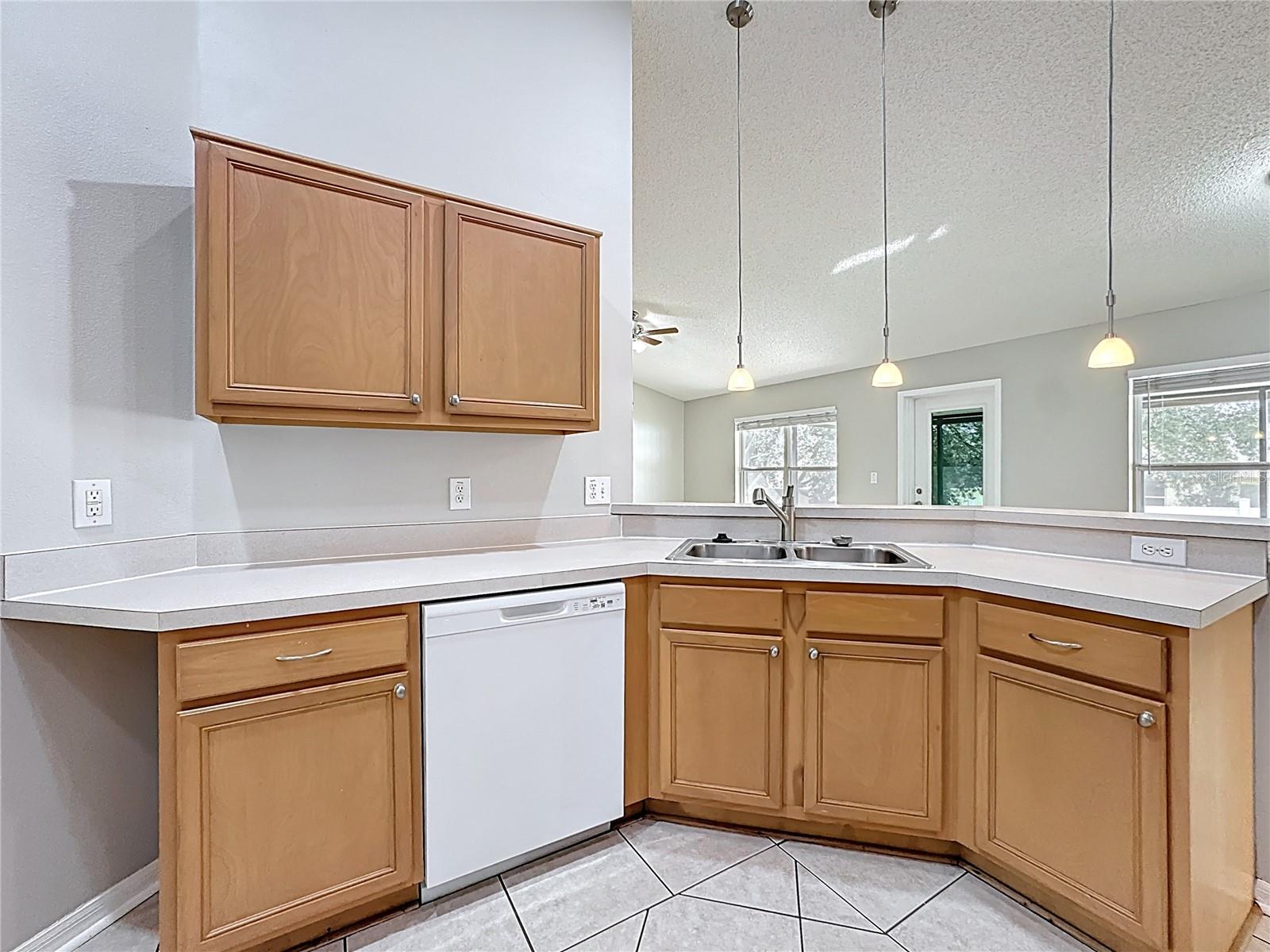 Image 11 of 40 For 1739 Presidio Drive