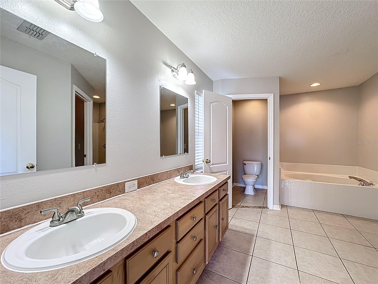 Image 19 of 40 For 1739 Presidio Drive