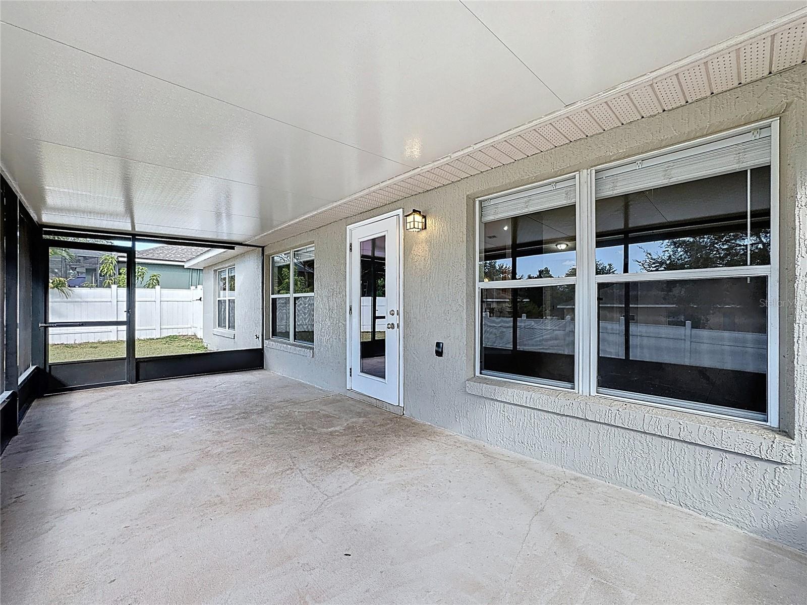 Image 35 of 40 For 1739 Presidio Drive