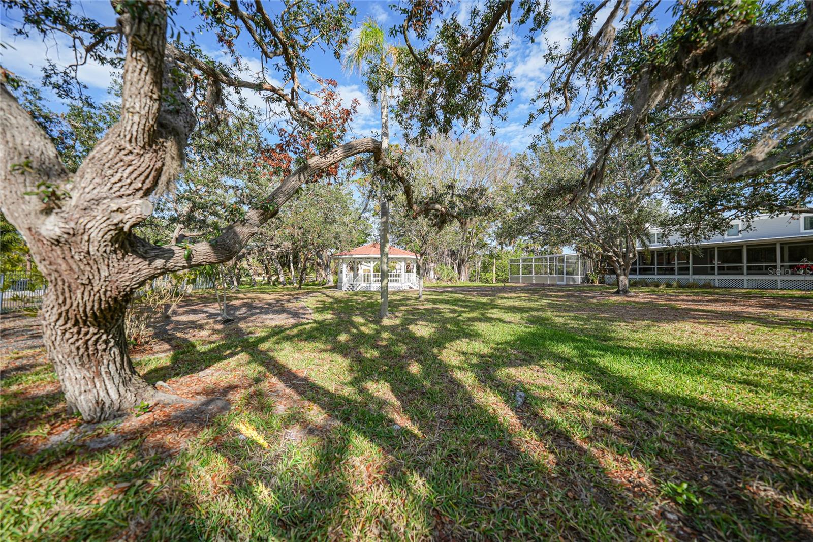 Image 10 of 99 For 1931 Bayshore Drive