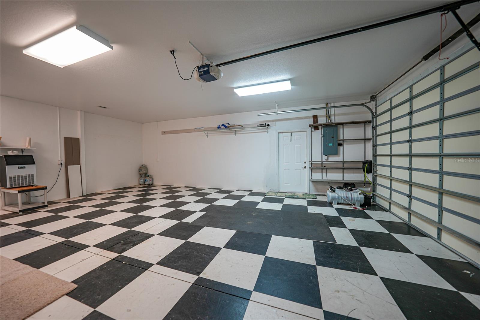 Image 51 of 99 For 1931 Bayshore Drive