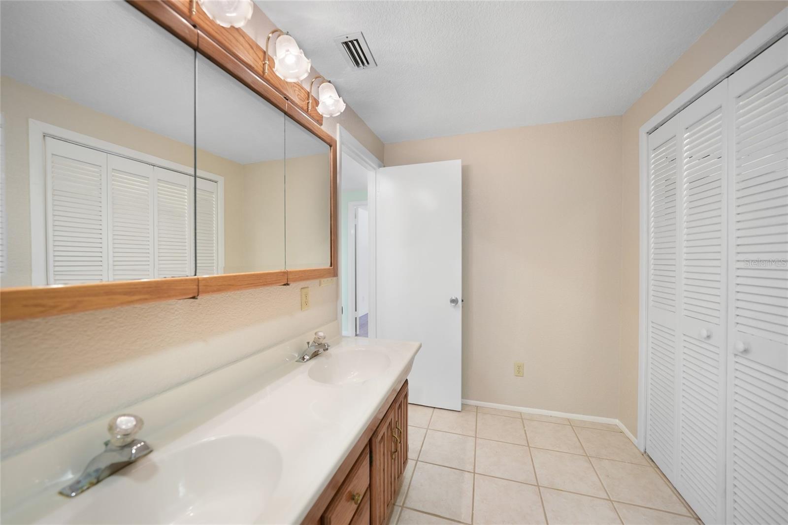 Image 65 of 99 For 1931 Bayshore Drive