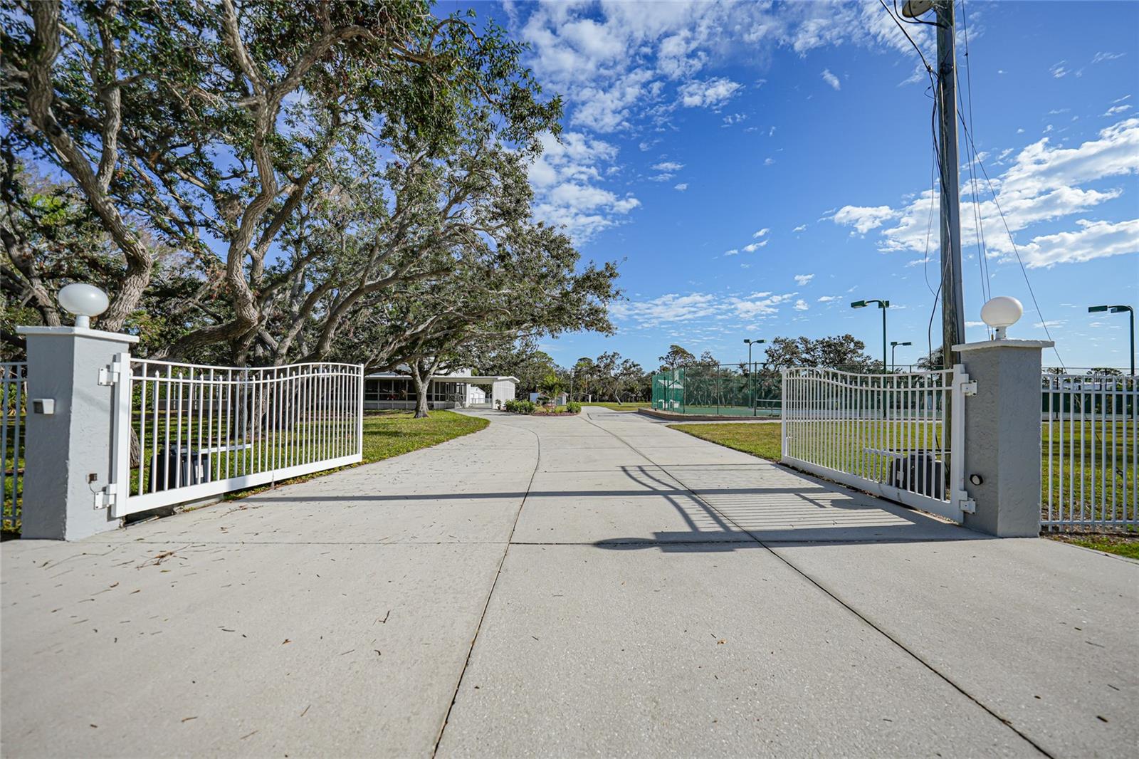 Image 73 of 99 For 1931 Bayshore Drive