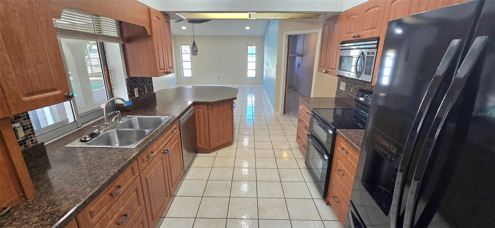 Image 8 of 24 For 1369 Kensington Street