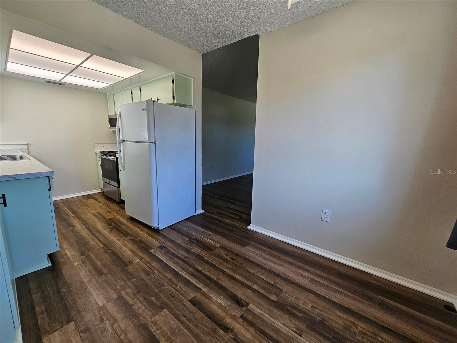 Image 11 of 27 For 1600 Meadowlark Lane B