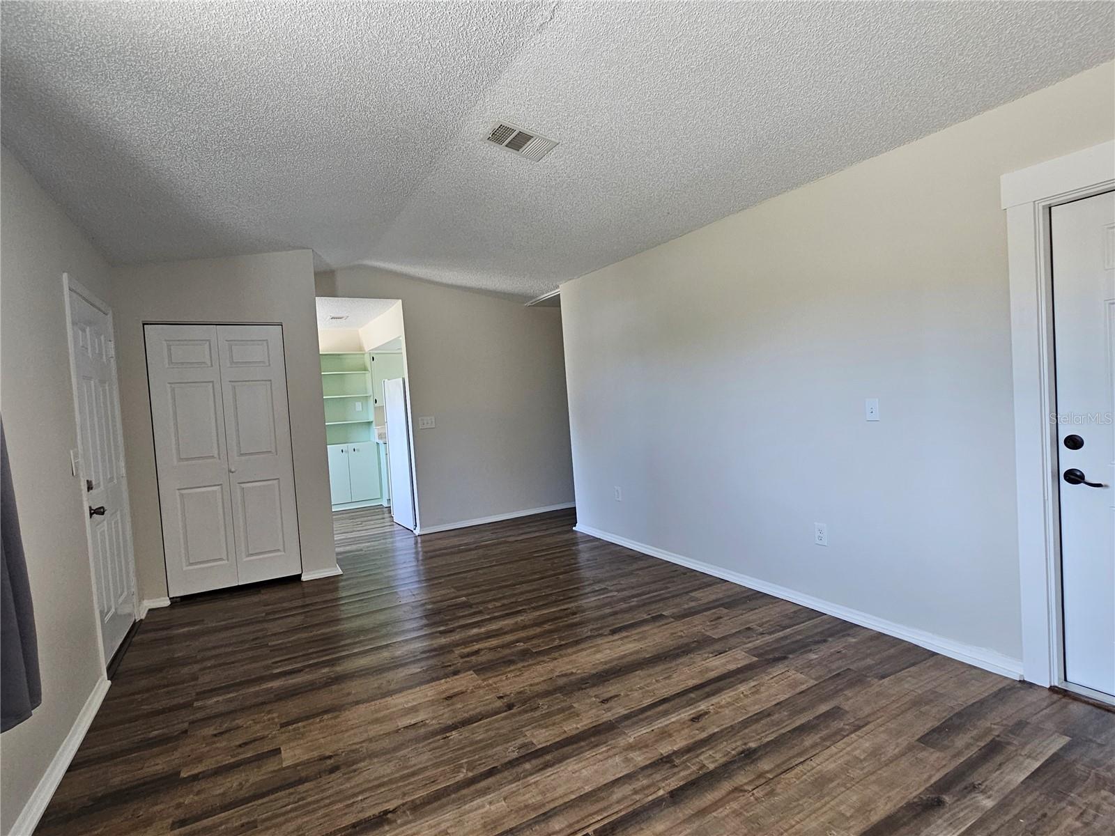 Image 12 of 27 For 1600 Meadowlark Lane B