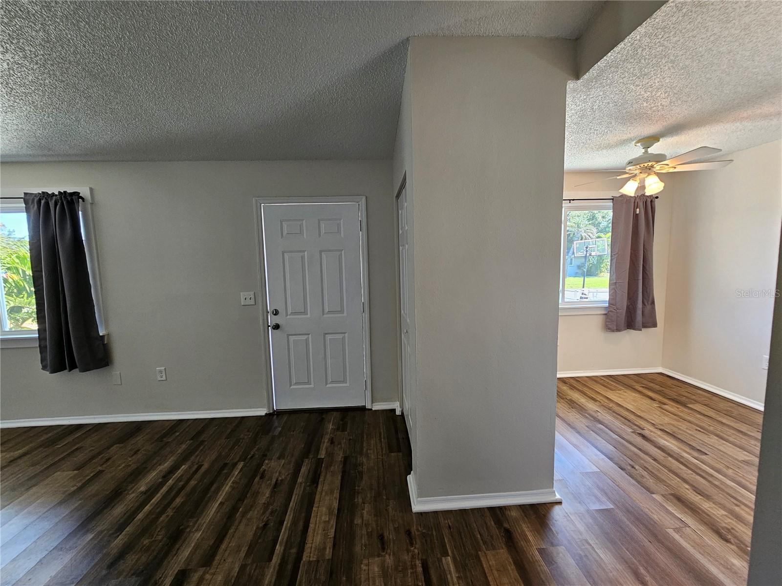 Image 13 of 27 For 1600 Meadowlark Lane B