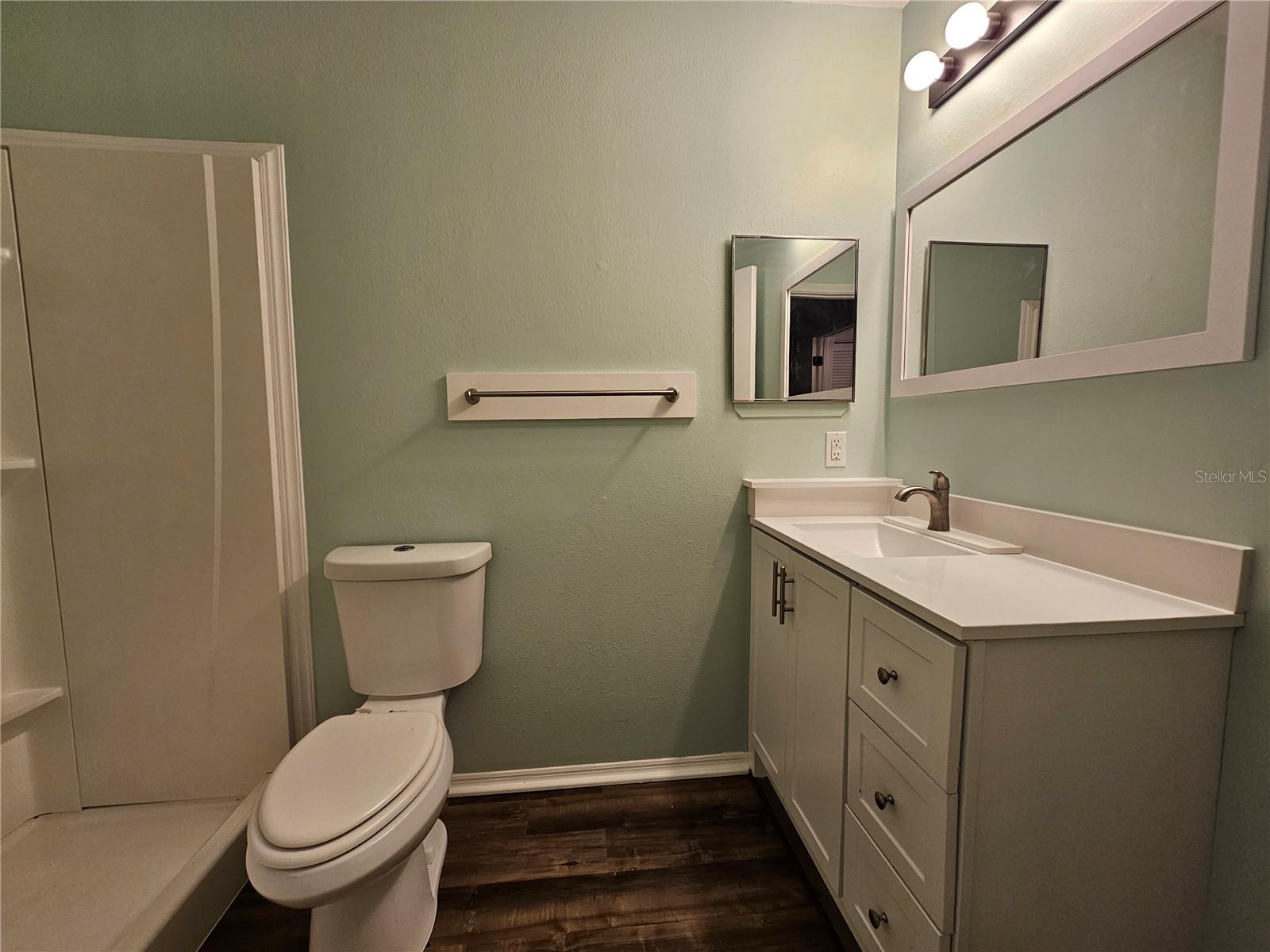 Image 16 of 27 For 1600 Meadowlark Lane B