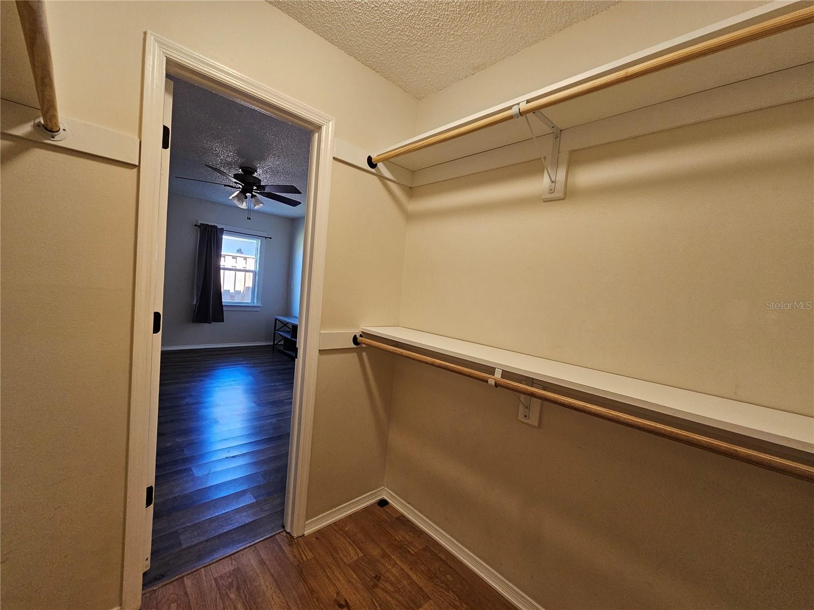 Image 19 of 27 For 1600 Meadowlark Lane B