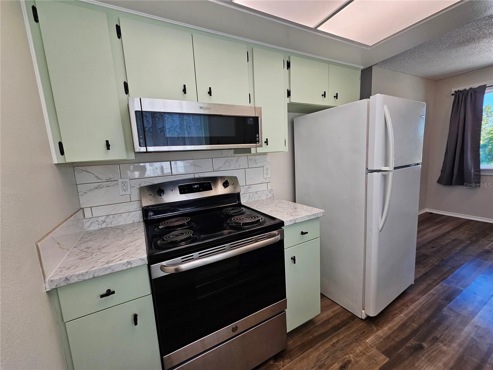 Image 9 of 27 For 1600 Meadowlark Lane B