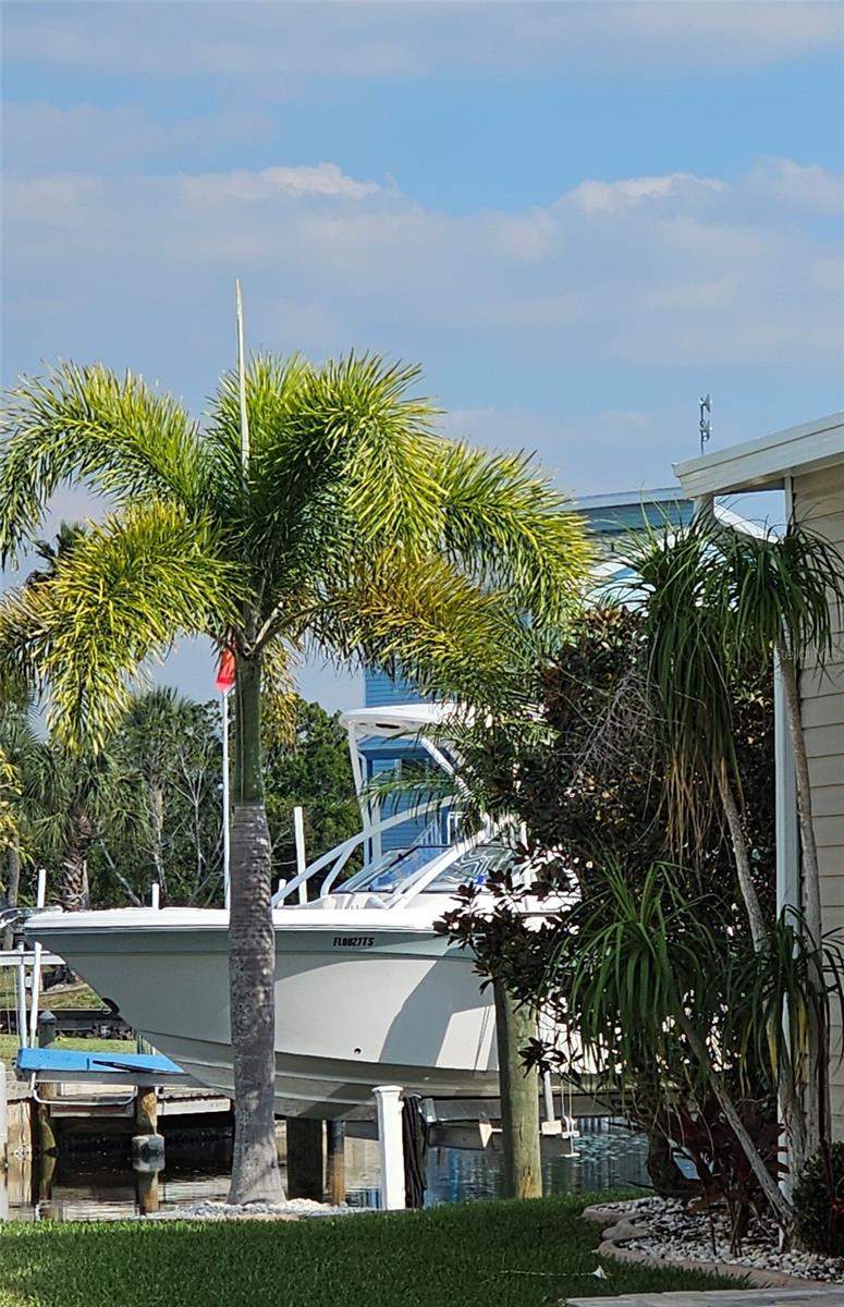 Image 27 of 29 For 4 Hague Road Drive