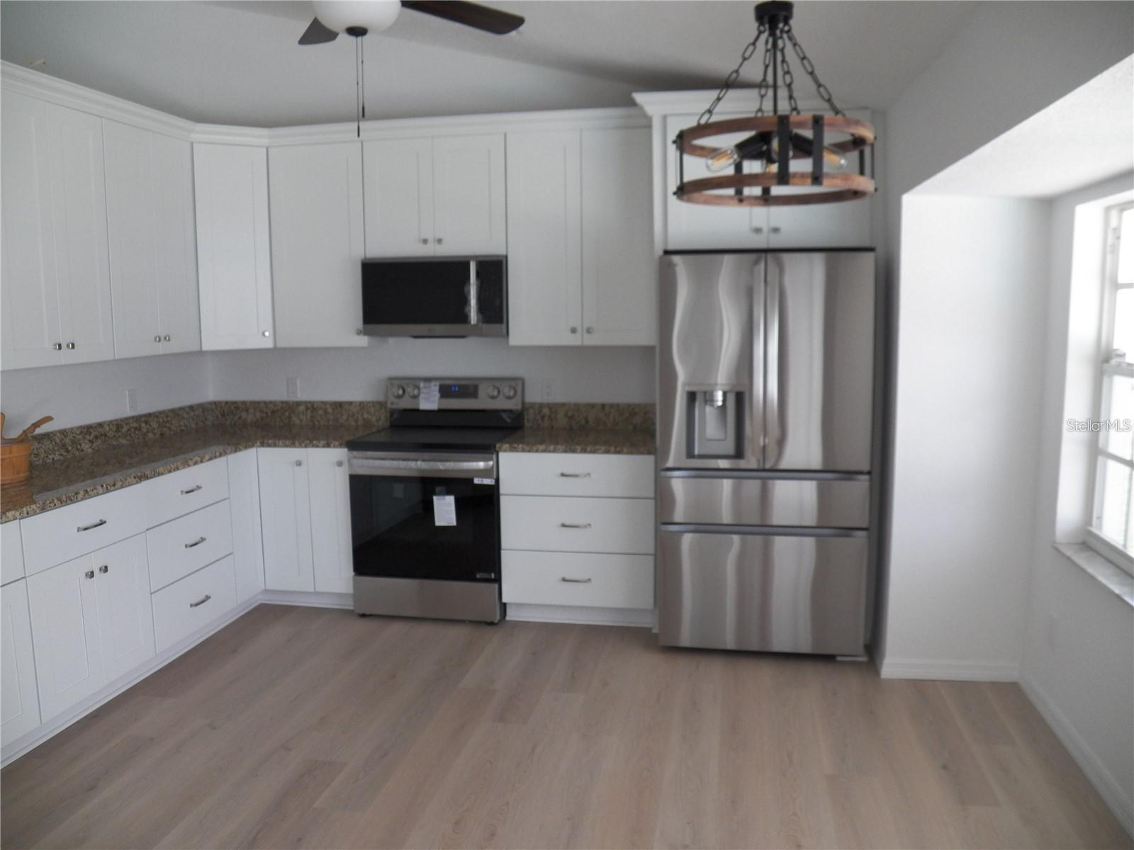 Image 5 of 26 For 23167 Turnbull Avenue