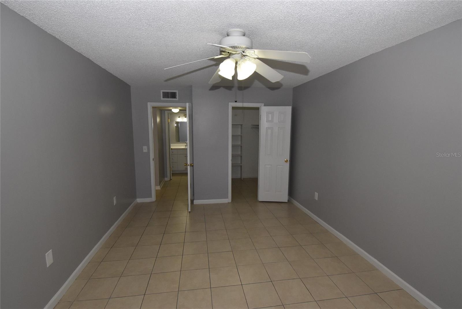 Image 10 of 25 For 480 Banyon Tree Circle 102