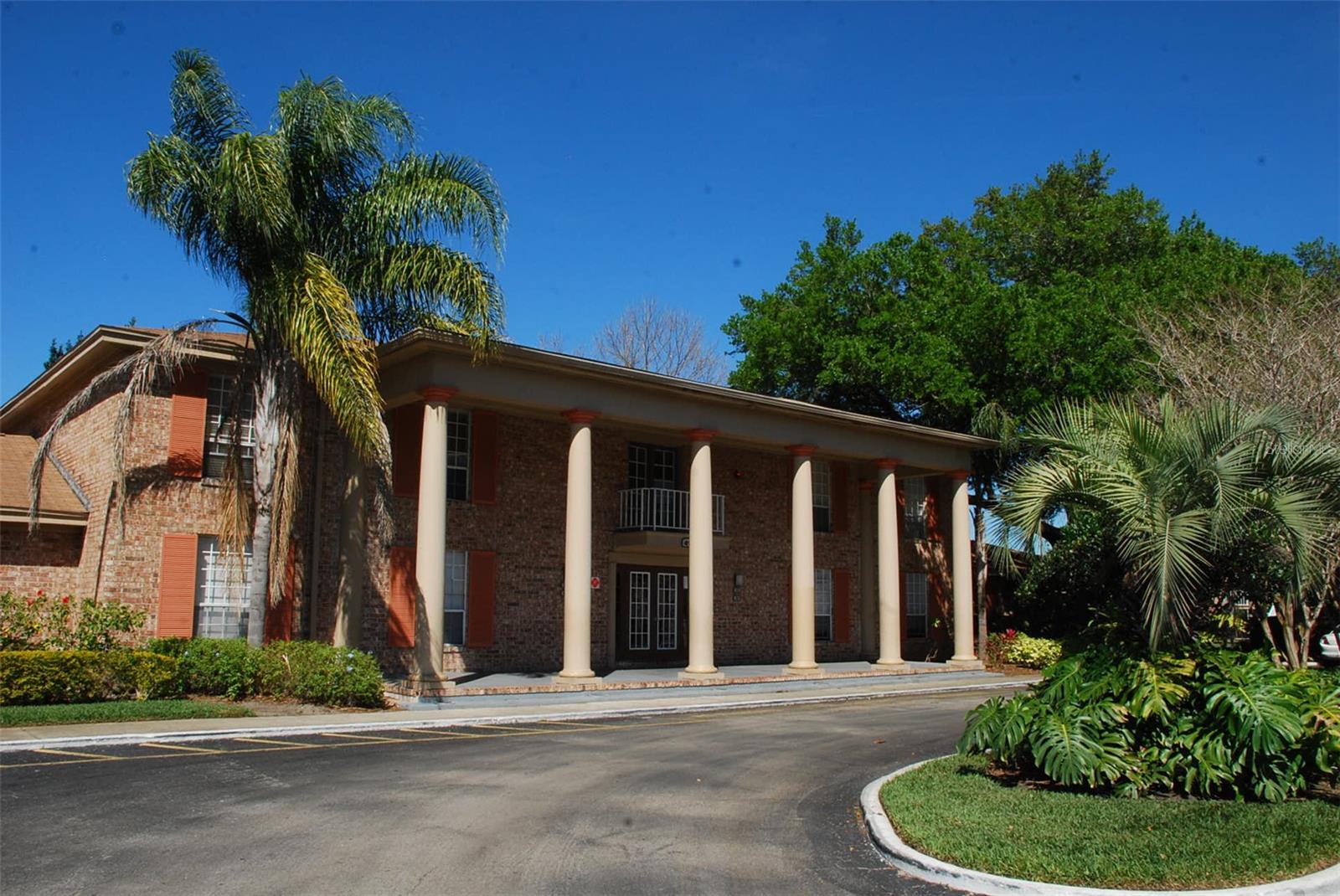 Image 14 of 25 For 480 Banyon Tree Circle 102