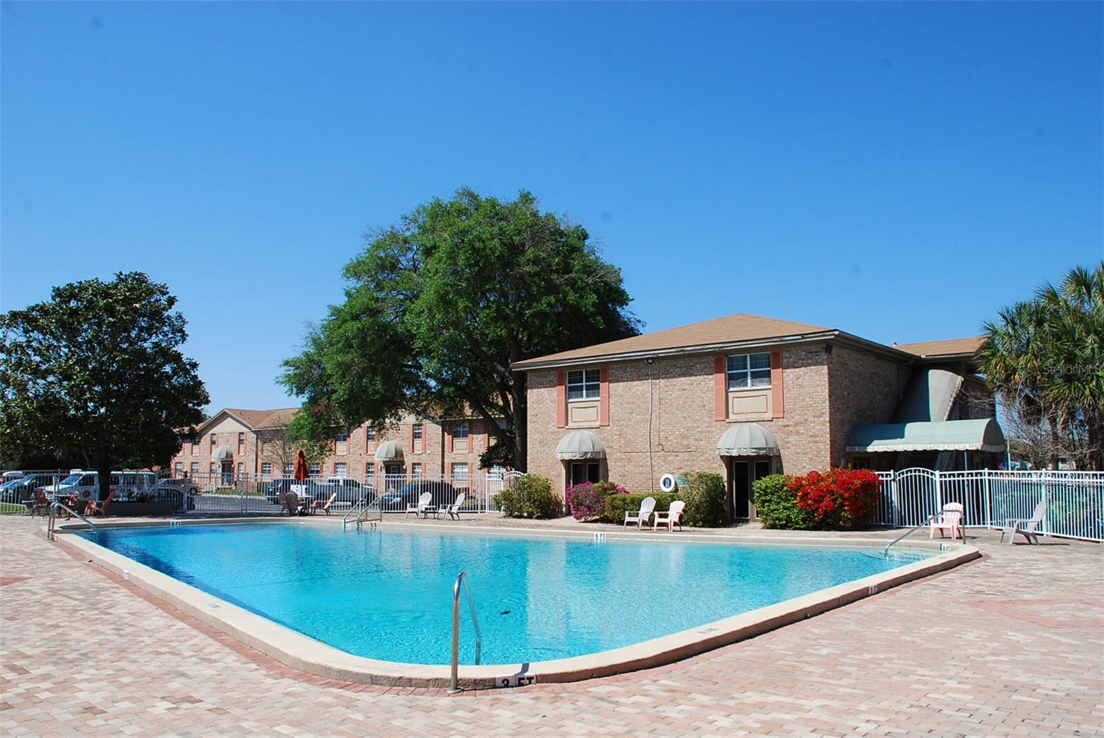 Image 15 of 25 For 480 Banyon Tree Circle 102