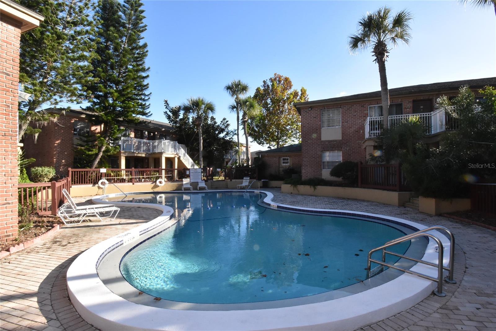 Image 17 of 25 For 480 Banyon Tree Circle 102