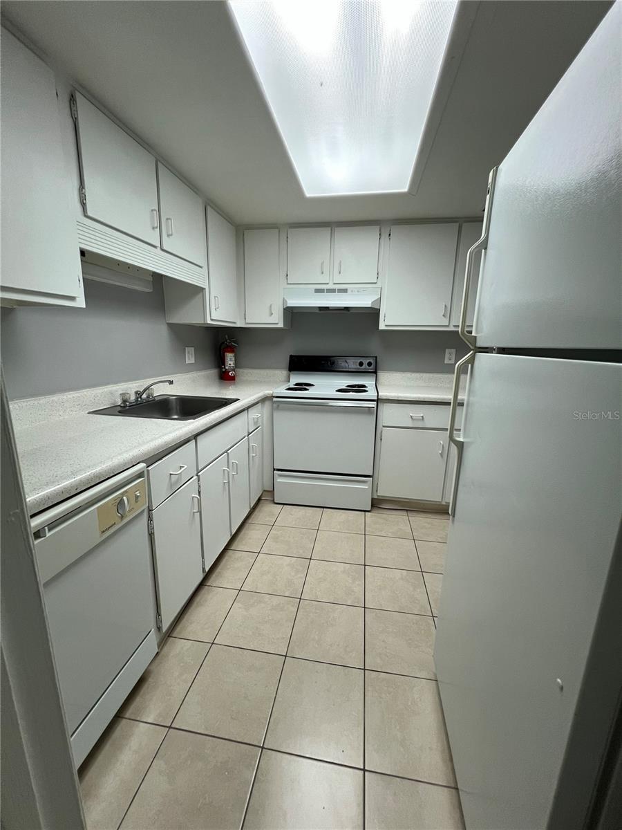 Image 22 of 25 For 480 Banyon Tree Circle 102