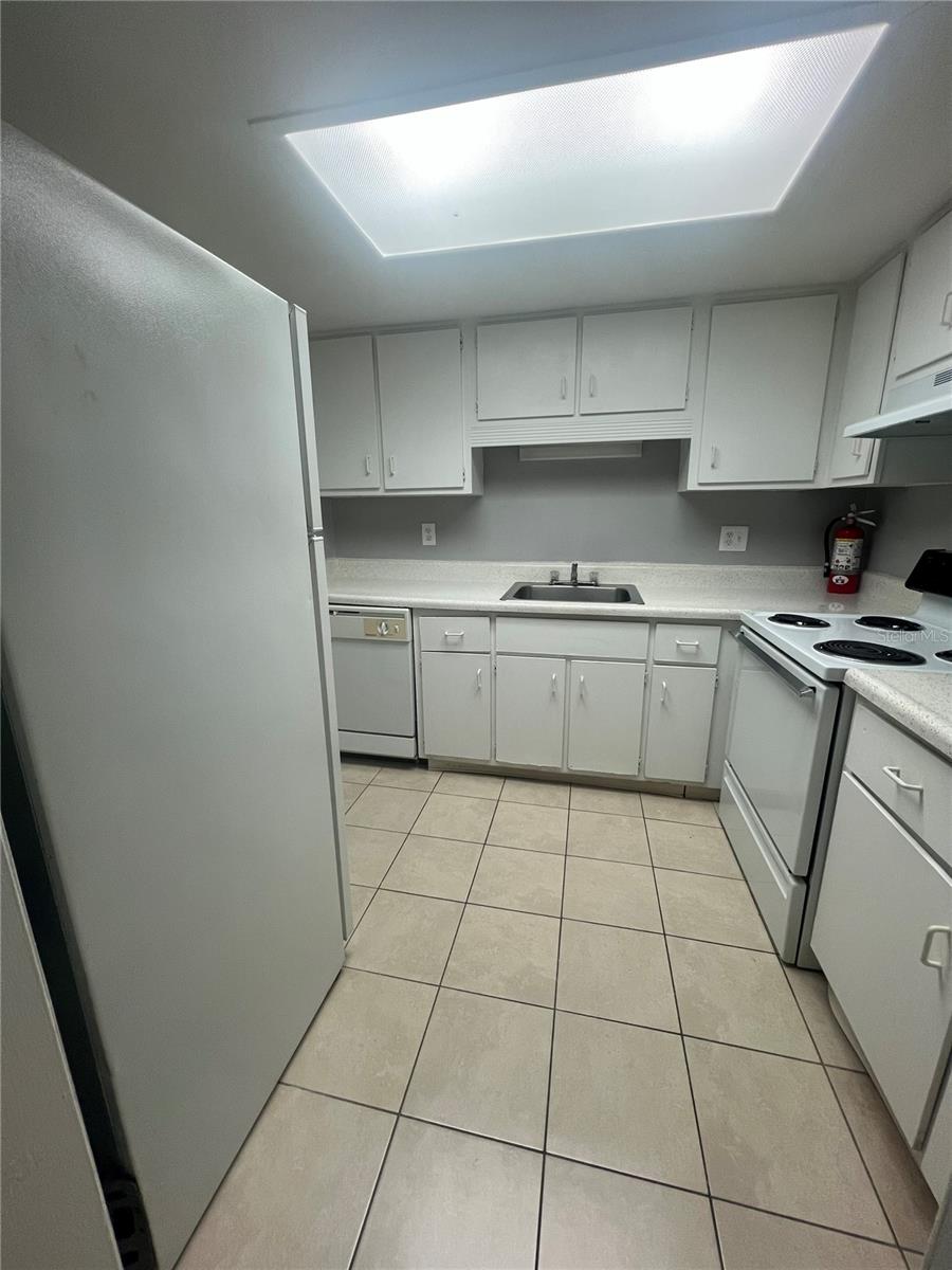 Image 23 of 25 For 480 Banyon Tree Circle 102