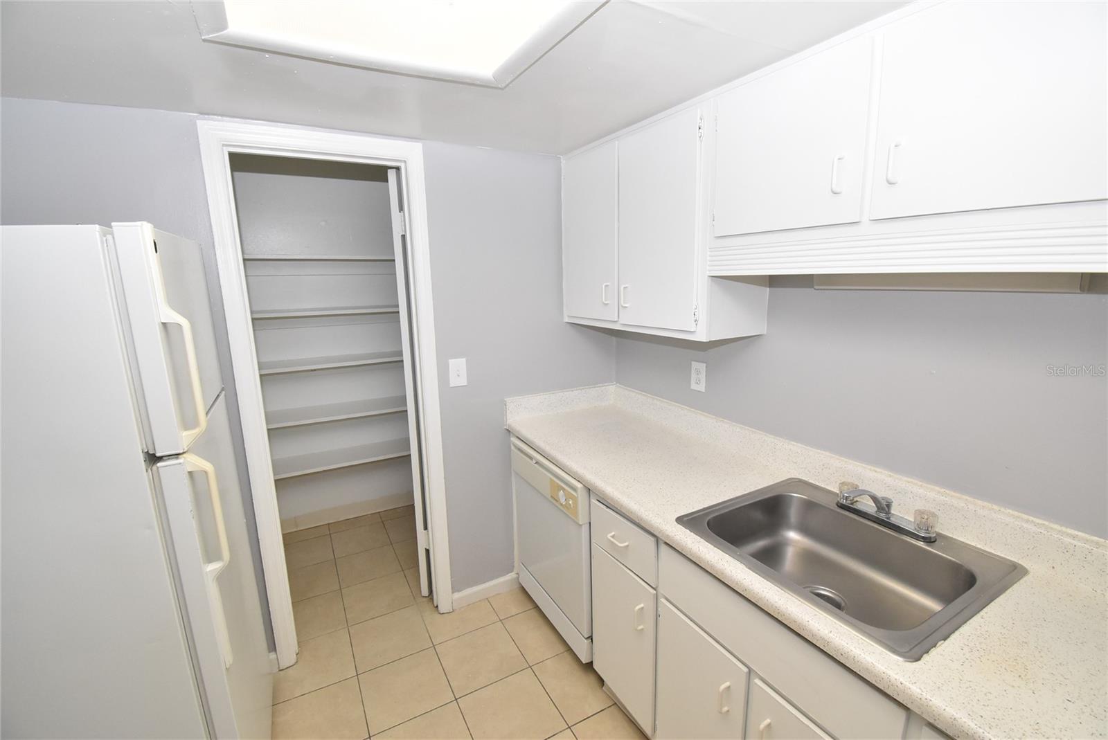 Image 7 of 25 For 480 Banyon Tree Circle 102