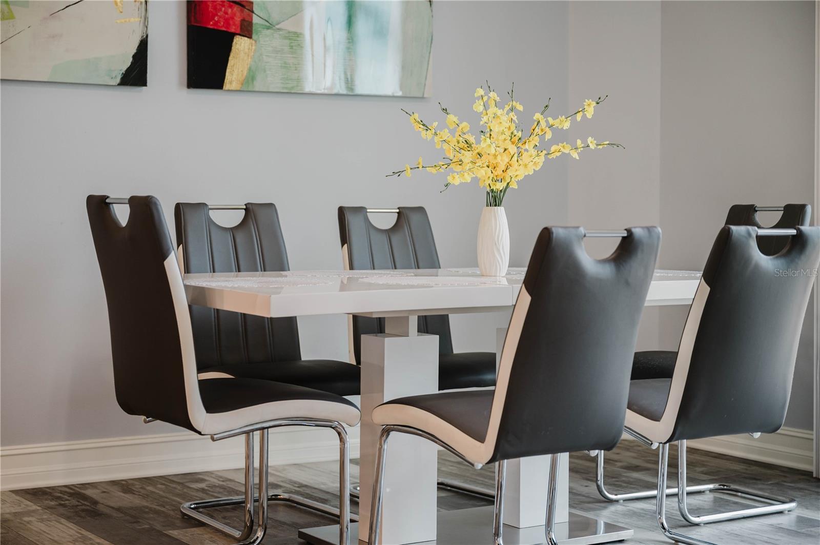 Image 35 of 77 For 241 Annapolis Lane