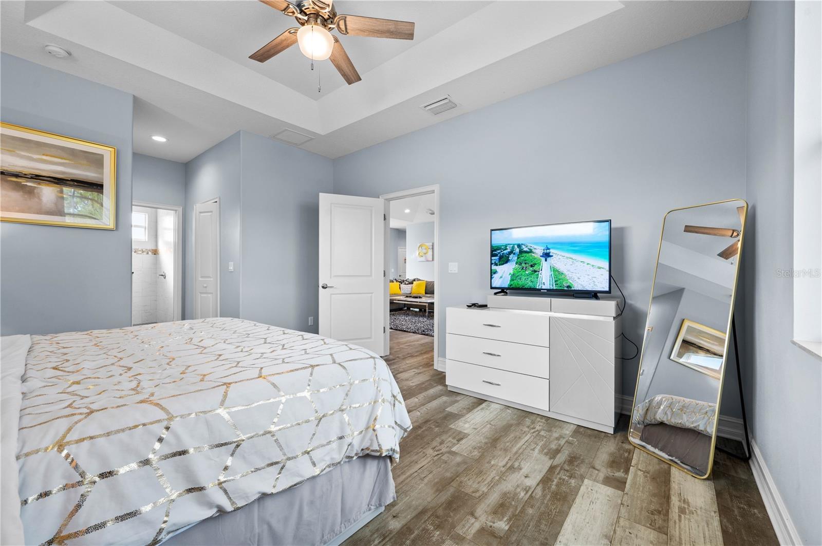 Image 39 of 77 For 241 Annapolis Lane