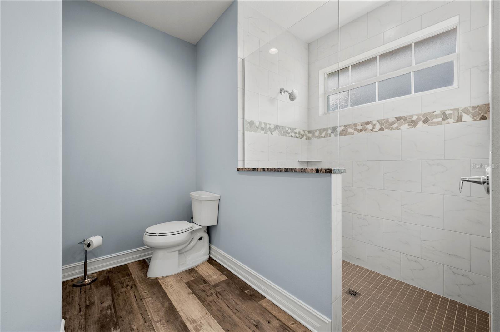 Image 44 of 77 For 241 Annapolis Lane