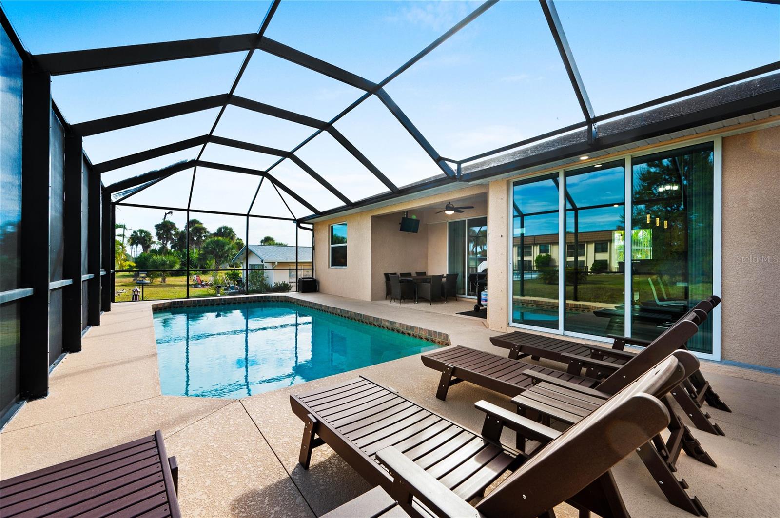 Image 56 of 77 For 241 Annapolis Lane