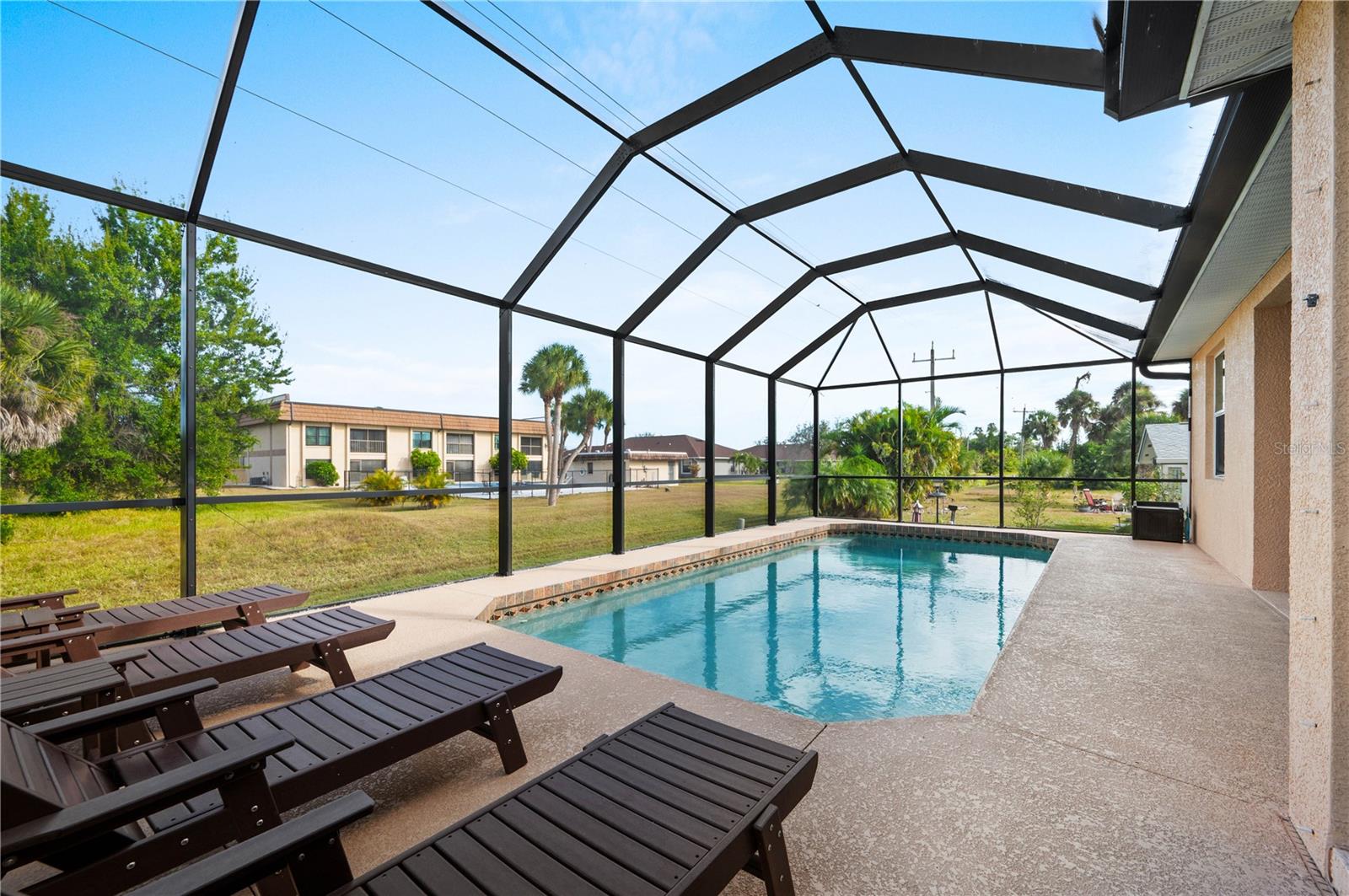 Image 57 of 77 For 241 Annapolis Lane