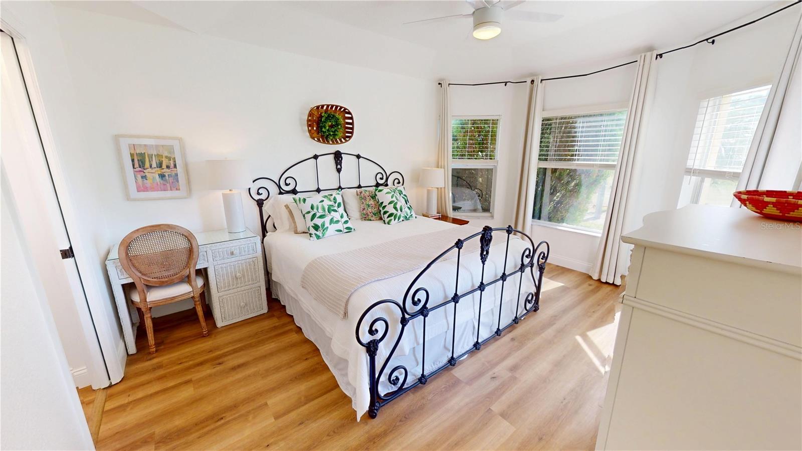 Image 13 of 38 For 10322 Arrowhead Drive