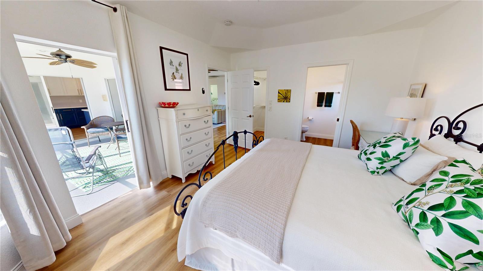 Image 14 of 38 For 10322 Arrowhead Drive