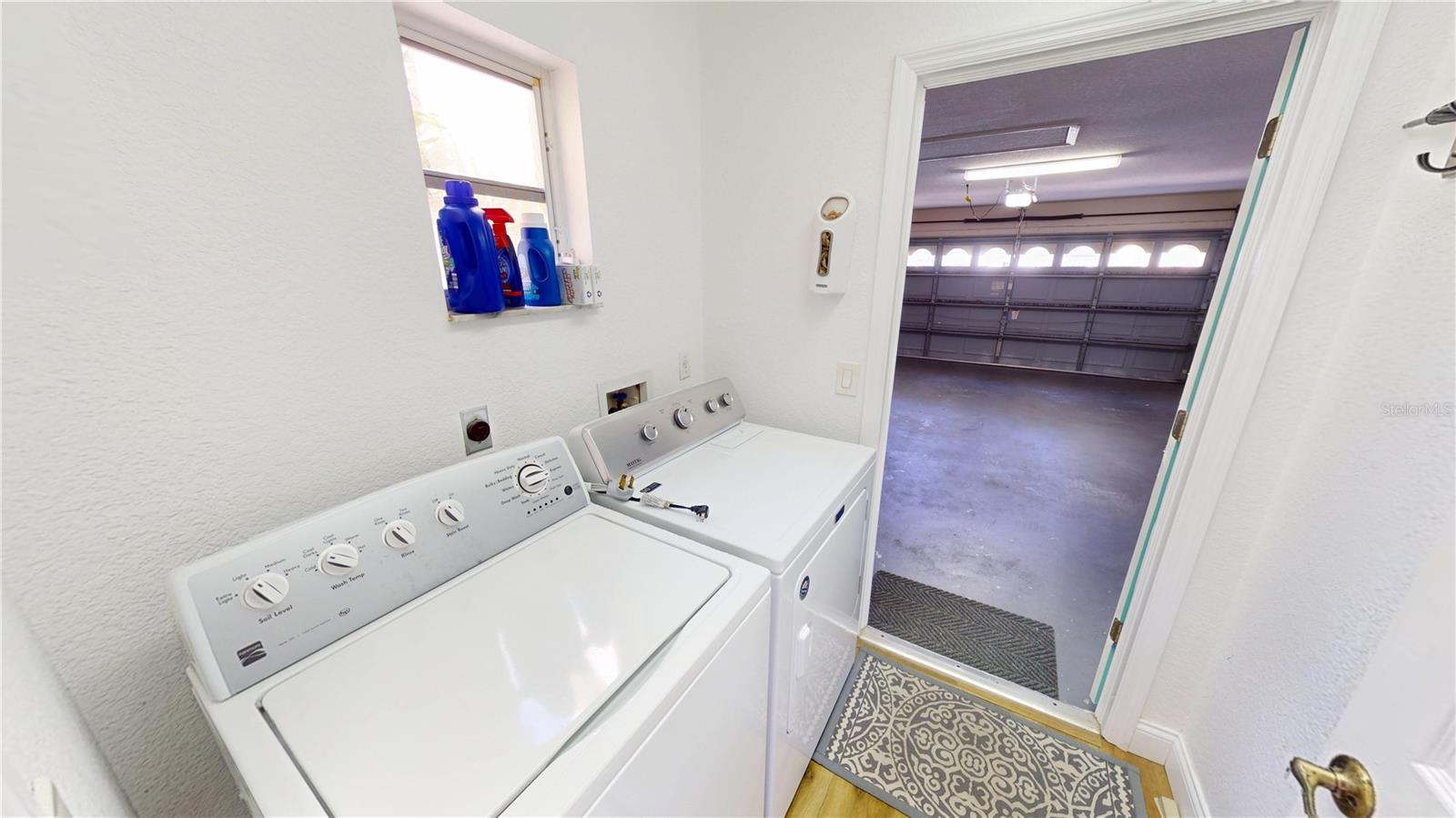 Image 24 of 38 For 10322 Arrowhead Drive