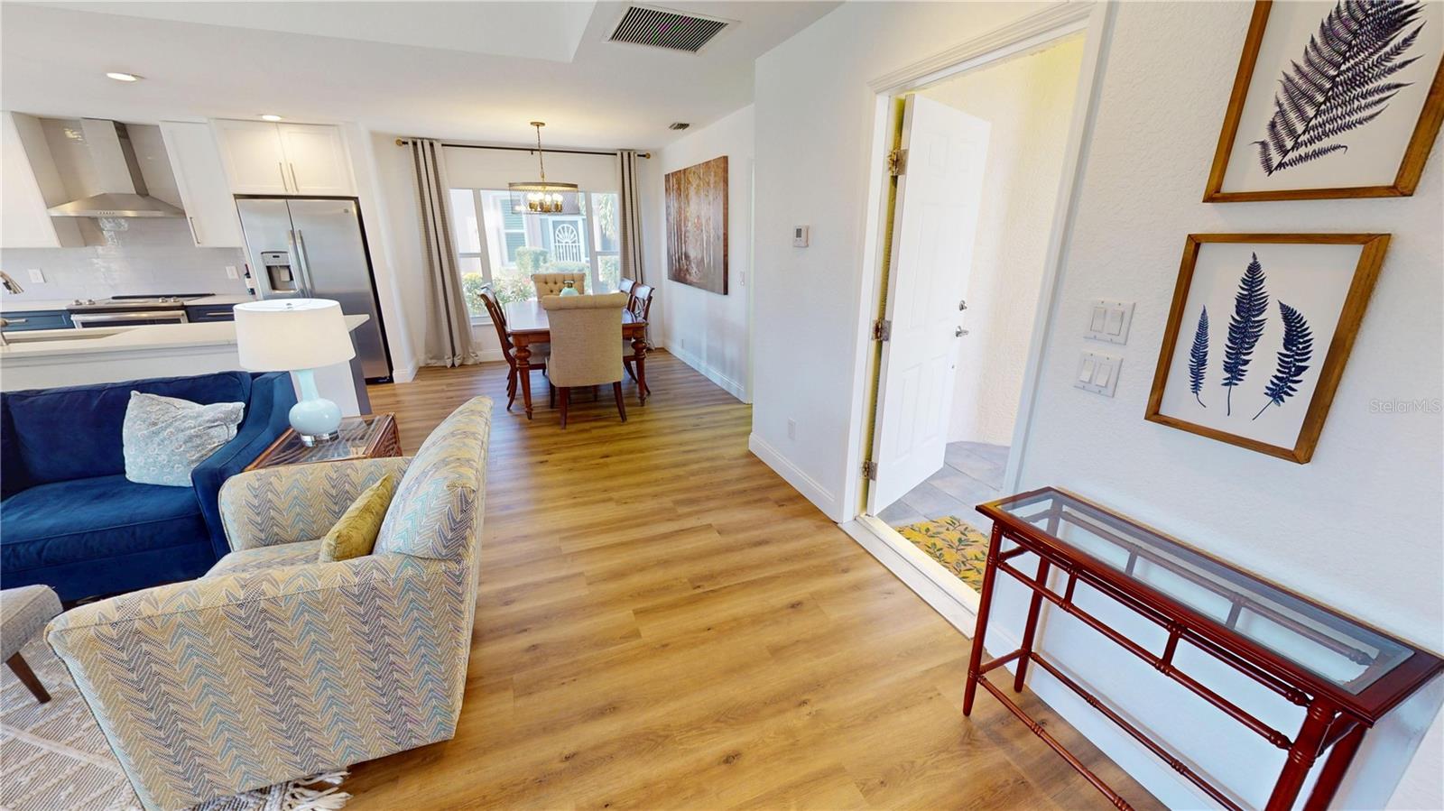 Image 5 of 38 For 10322 Arrowhead Drive